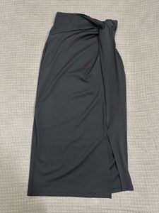 Elegant Black Midi Skirt