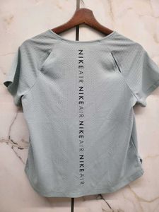 Nike Air Women&#39;s Running Top