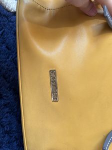 Chic Yet Stunty Yellow And Grey Shoulder Bag
