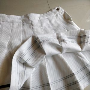 H&amp;M Pleated Skirt 🎾