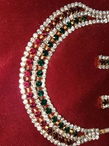 Necklace With Earing And Teeka