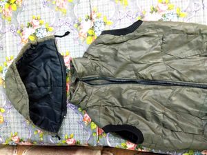 Sleeveless Padded Jacket(Detachable Cap)