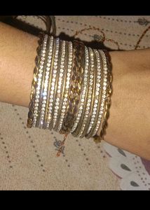 Combo Of 4 Bangles Set