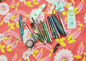 ‼️SALE‼️💅Assorted Makeup & Accesories Set