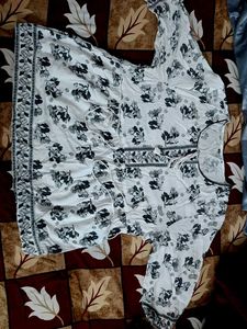 Floral Print Balck And White Short Kurti ❤️