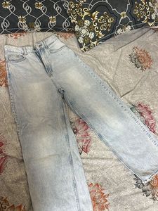 LIGHT BLUE DENIM JEANS