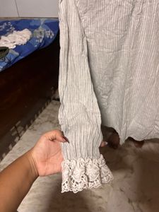 pretty summer top like new