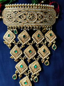 Elegant Gold-Tone Necklace