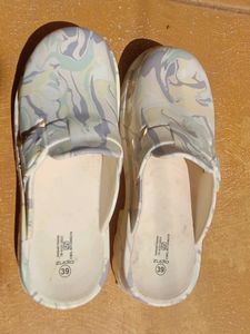 Stylish Patterned Clogs