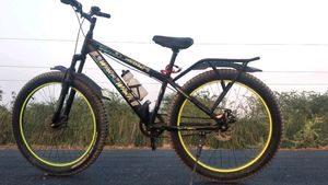 Avon Waka  Fat Tire Bik