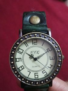Elegant Green Leather Strap Watch