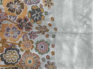 Name:Elegant Floral Embroidered Winter Shawl
