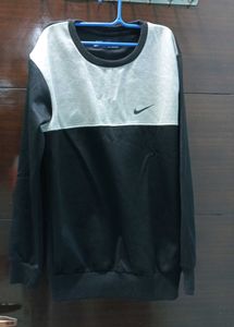Nike Black Sweat Shirt ❄️