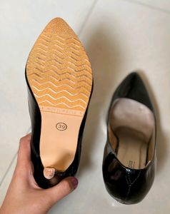 Black Stilleto Heels