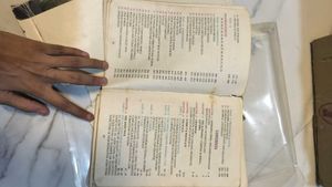 English Grammar And Composition Book