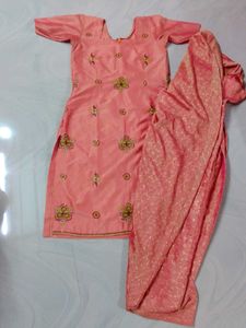 Patiyali Kurti Set