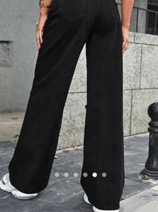 Urbanic Black Jeans 🖤▪️🦓🏴⬛️🐦‍⬛🗝️🦨♟️