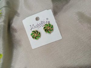 Letest Trend Parrot Green Kundhan Ear Studs