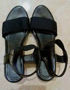 Black wedges Heels 👠