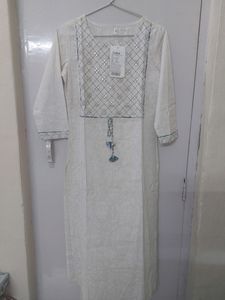 Yuris White Serene Kurta