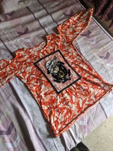 Cute  shoulder cutted top
