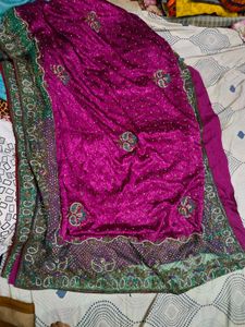 Very Beautiful Heavy Saree No Blouse