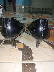 Chic Black Ballerinas