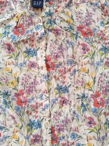 GAP Cute Floral Print Top