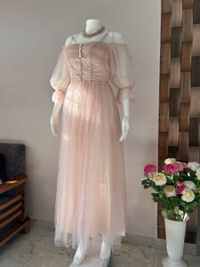 Lace embellish pink gown