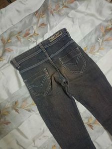 Jeans-Shirt Set For Girls 6 To 8 Years
