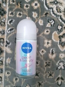 Nivea Pearl And Beauty