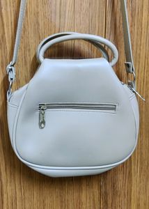 Beautiful And Trendy SLING BAG