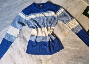 pullover sweater her by invict