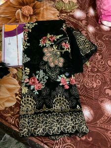 Black Floral Embroidered Pakistani Kurta Set