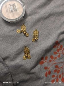 Golden Buttons
