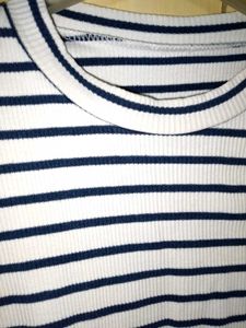Striped White and blue fitted top