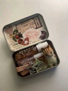 Makeup & Accessories Tin