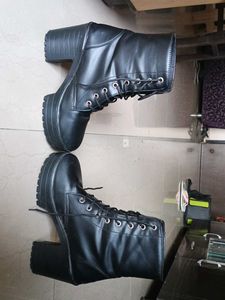 Black Heeled Laced Boots