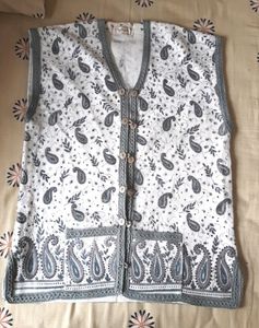 White And Grey Sleeveless Winter Wear