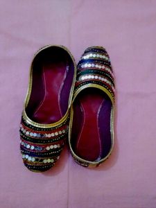 Vibrant Mirror &amp; Bead Ethnic Juttis