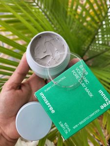 Innisfree Volcanic Pore Clay mask