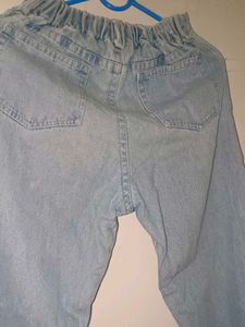 Cute Ripped Denim Jeans