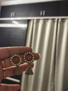 4 Earring Sets, One With Maang Tika