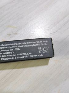 Swiss Beauty Mattifying Makeup Primer