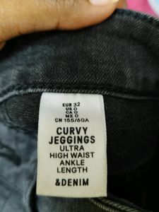 H&amp;M Black Curvy Jeggings ultra high Waist Ankle