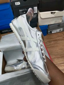 Onitsuka Tiger Trainer Silver And White UK 7.5