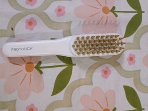 White Electric Hair Comb