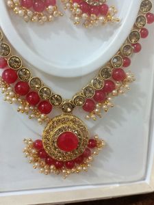 Necklace With Earrings. ..(New)