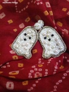 Ghosty Earss