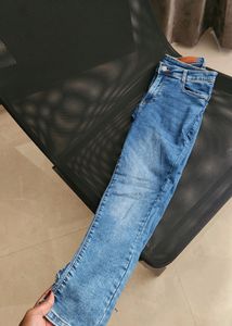 PUSH-UP JEANS (Silhouette Contouring Colors)